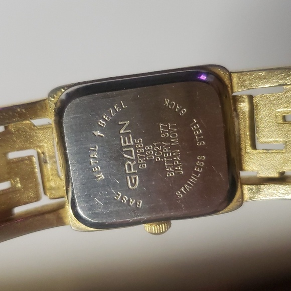 Gruen GR7985 Vintage Greek Key Cut Out Hinged Clasp Bracelet Quartz Face Watch